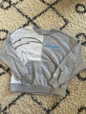 (19) Los Angeles Chargers Gray Split Logo Crewneck Sweatshirt